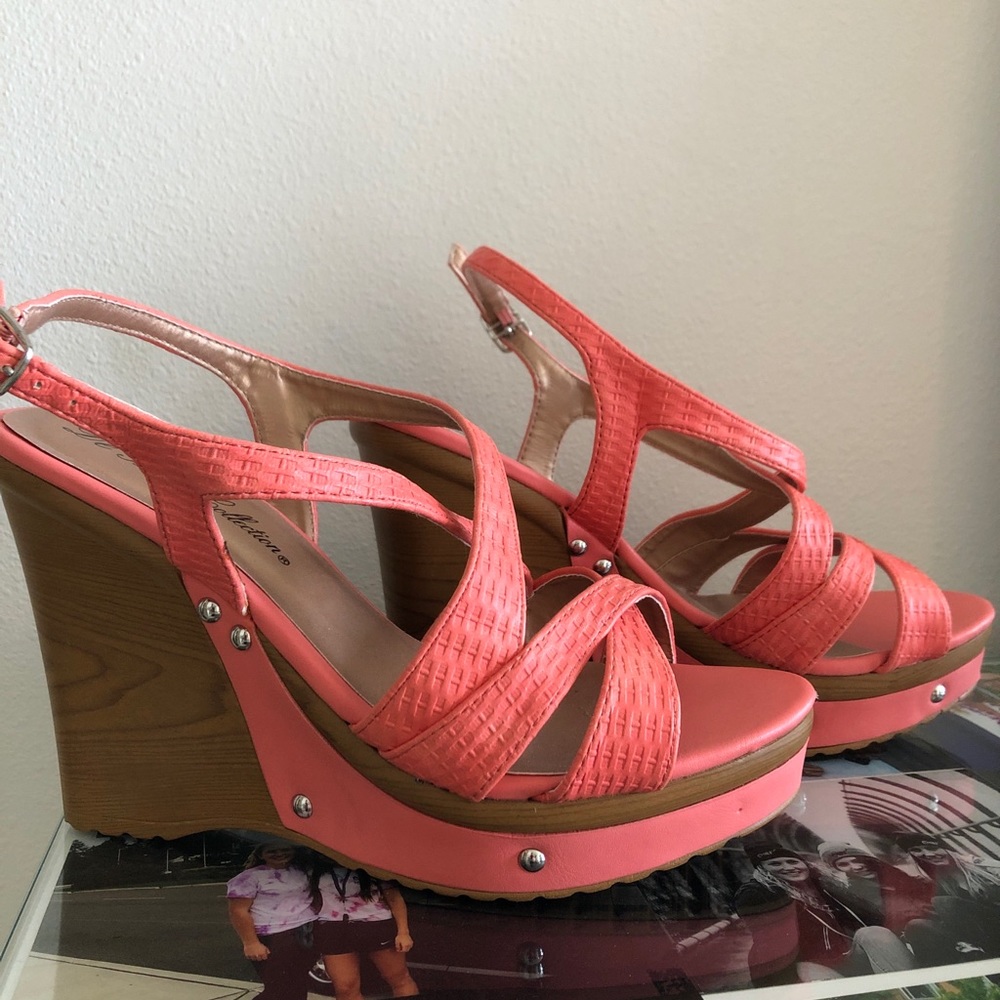 Lucky Brand Coral wedge heels